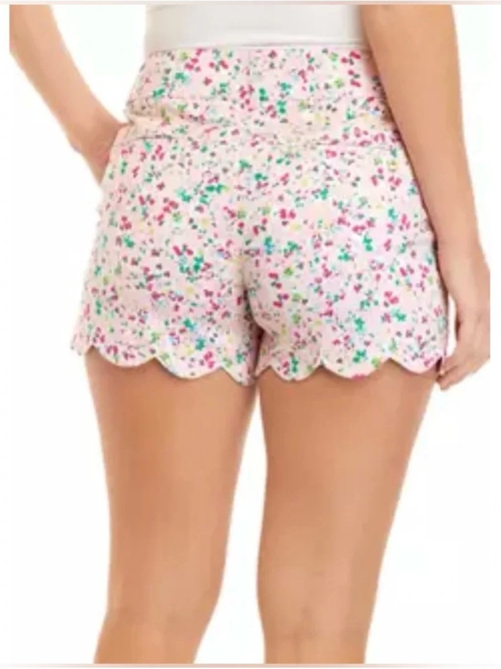 crown & ivy Pink Floral Scallop-Hem Shorts - Picture 2 of 7